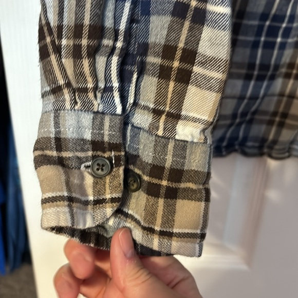 St. John’s bay brown cream a& blue stripe plaid flannel button down shirt size m - Picture 6 of 6